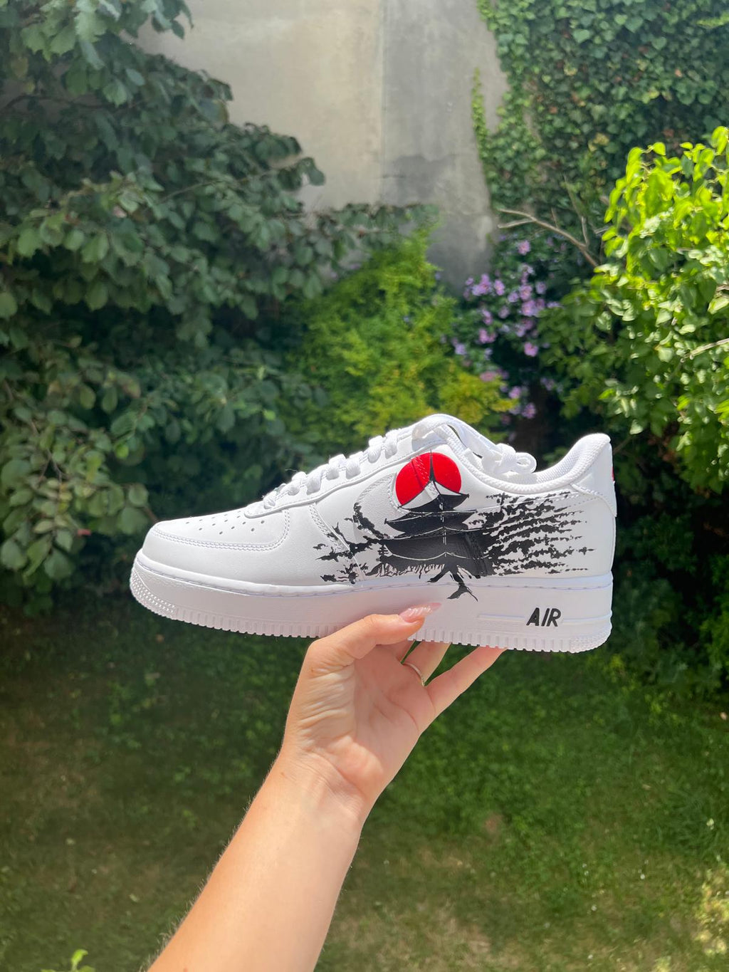 Nike Air Force 1 customisée fleurs de cerisier sakura japonais rose peinte à la main ONE CUSTO