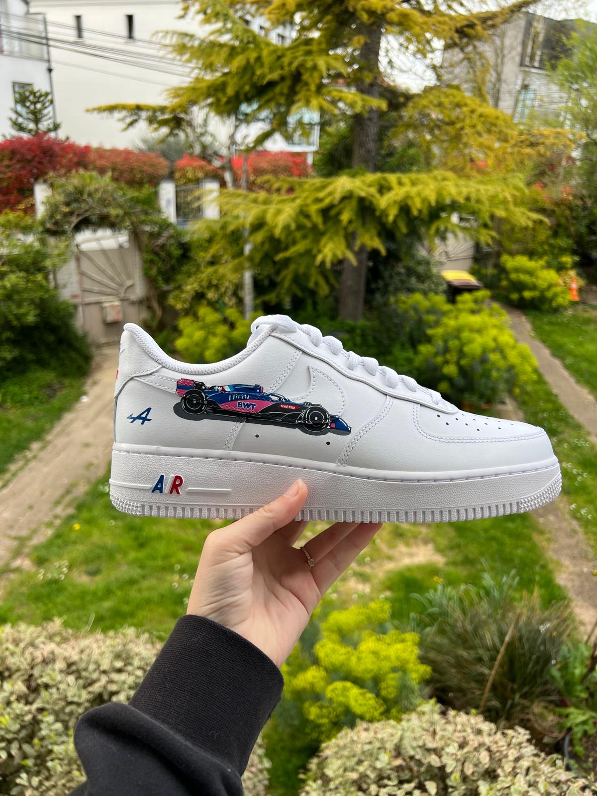 Nike Air Force 1 customisée Alpine F1 peinte à la main ONE CUSTOM